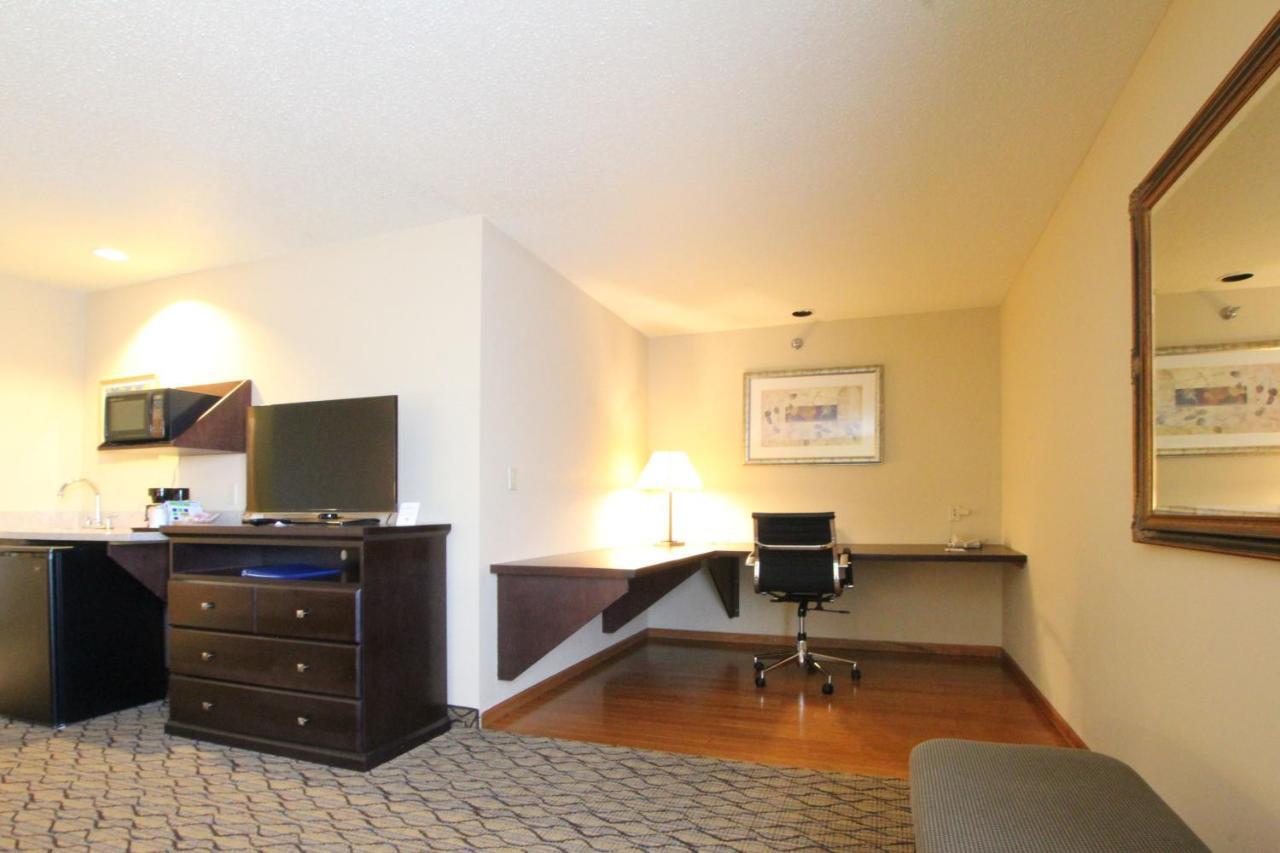 Hotel Express & Chicago-libertyville By Ihg