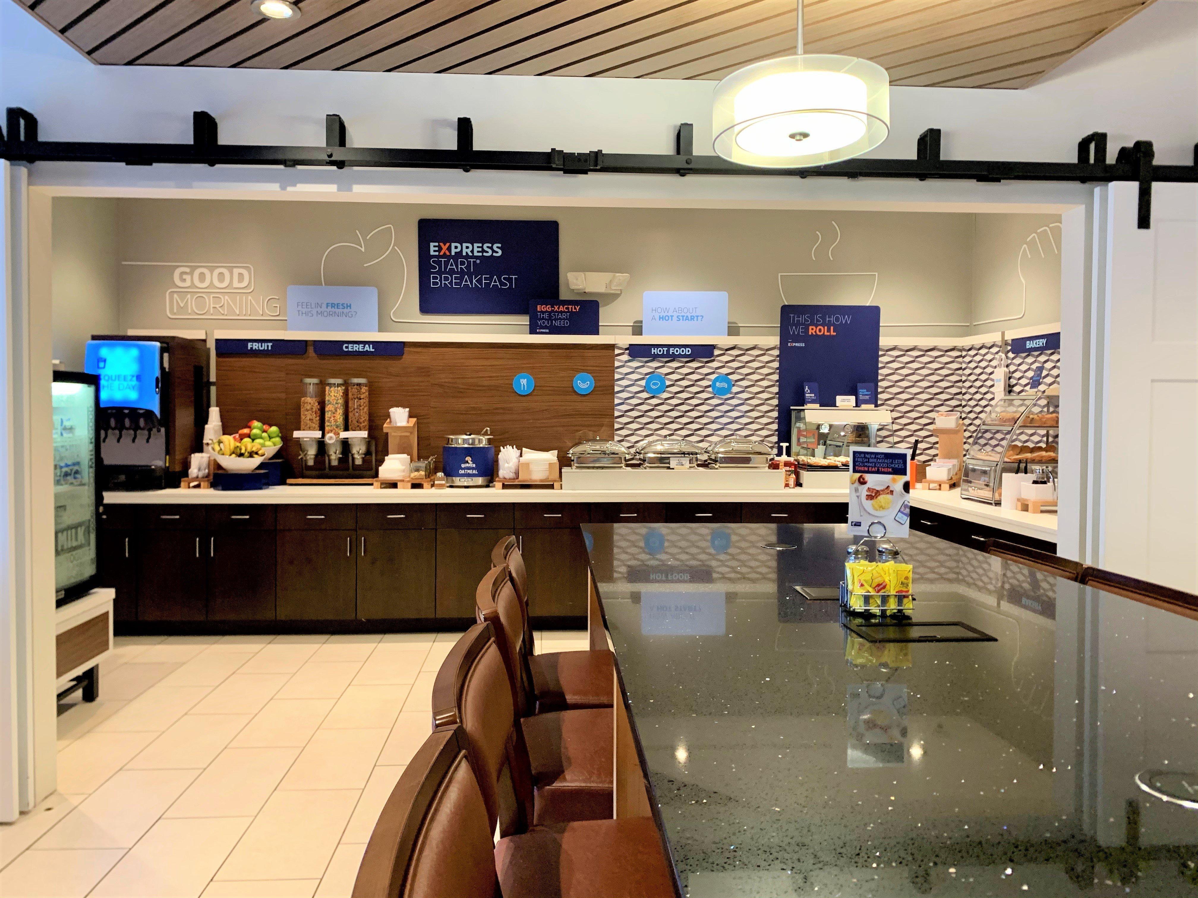 Express & Chicago-libertyville By Ihg Hotel