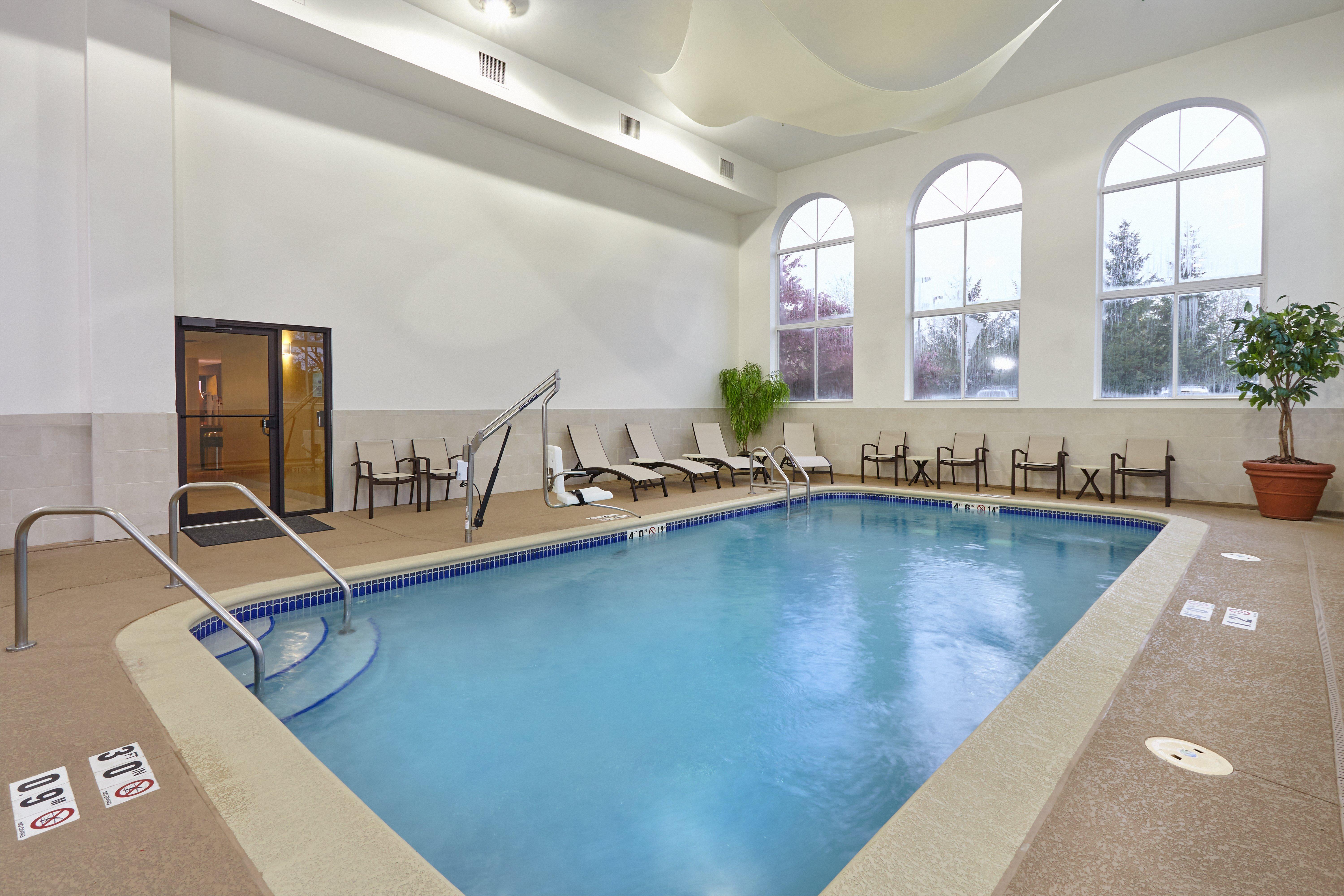 Hotel Express & Chicago-libertyville By Ihg
