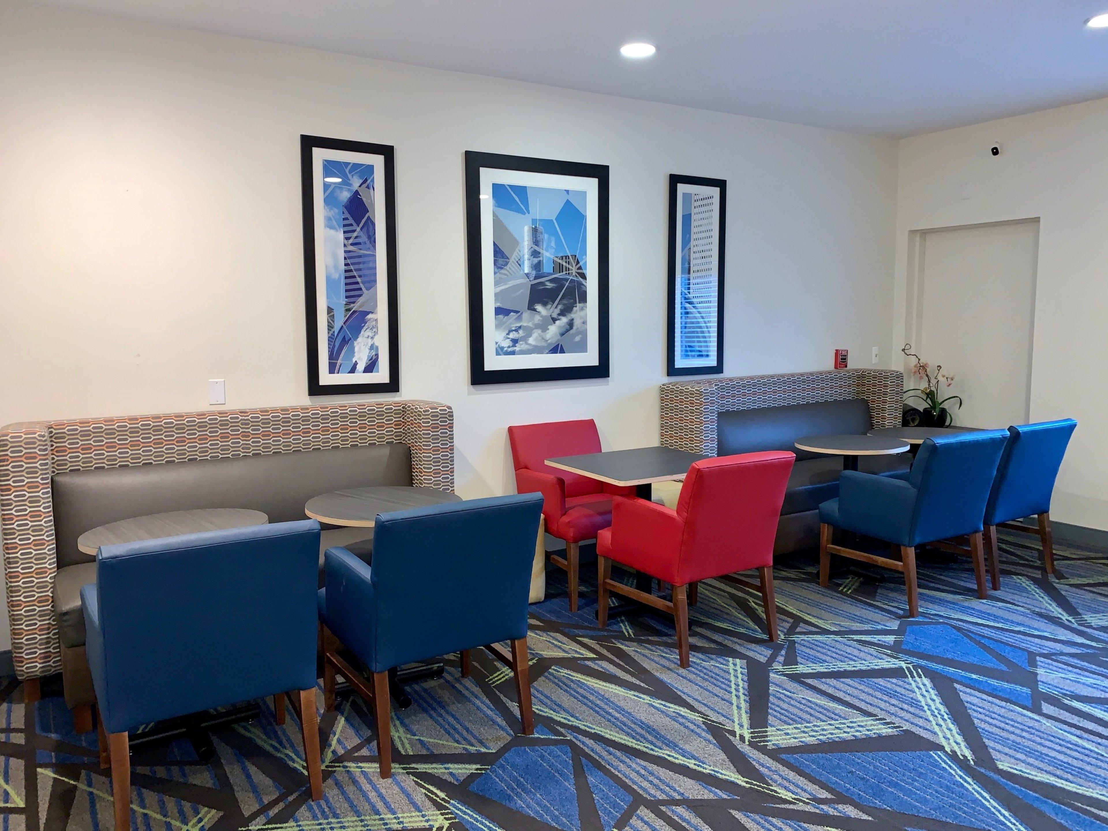 Express & Chicago-libertyville By Ihg Hotel 2*