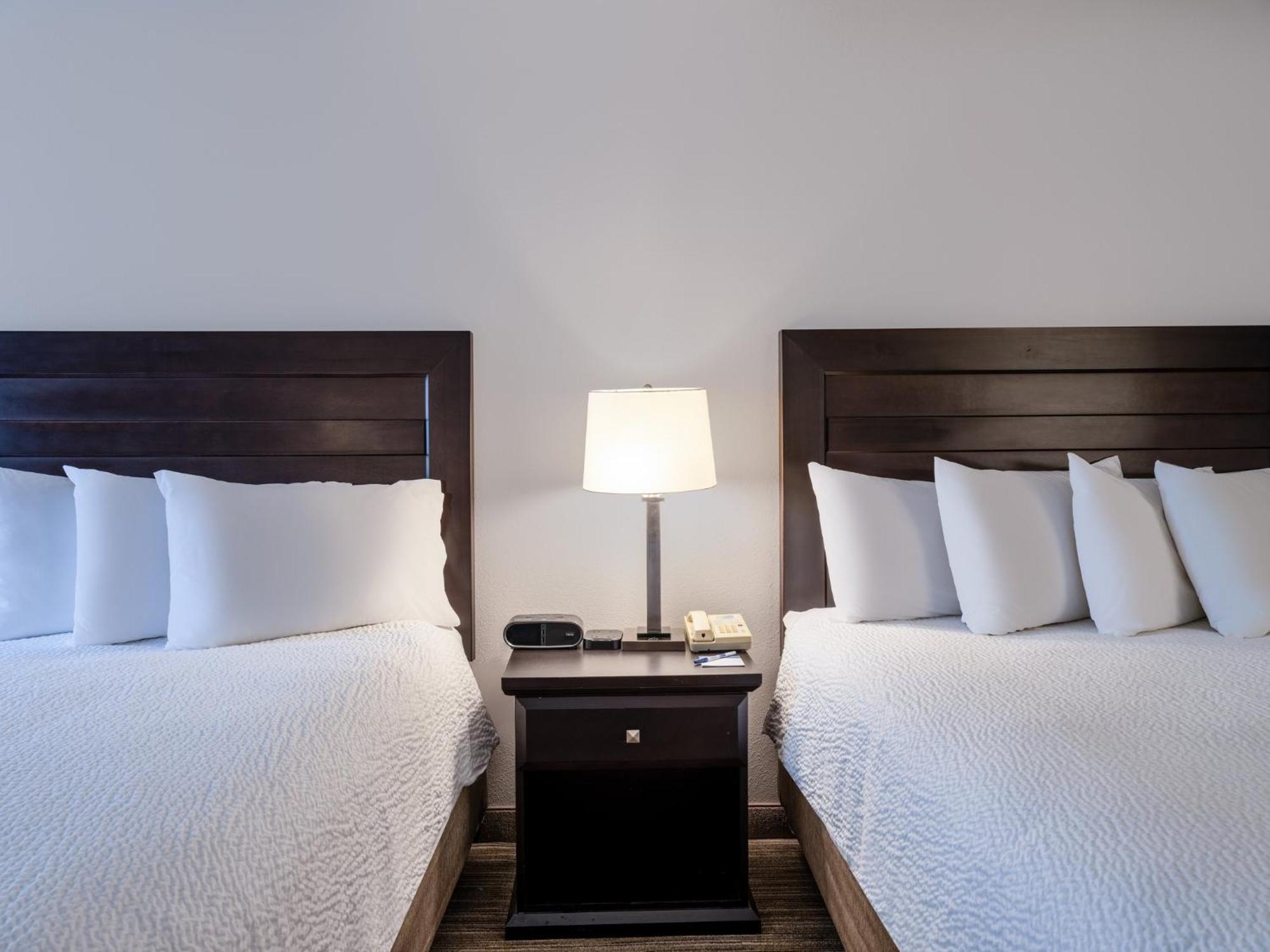 Express & Chicago-libertyville By Ihg Hotel