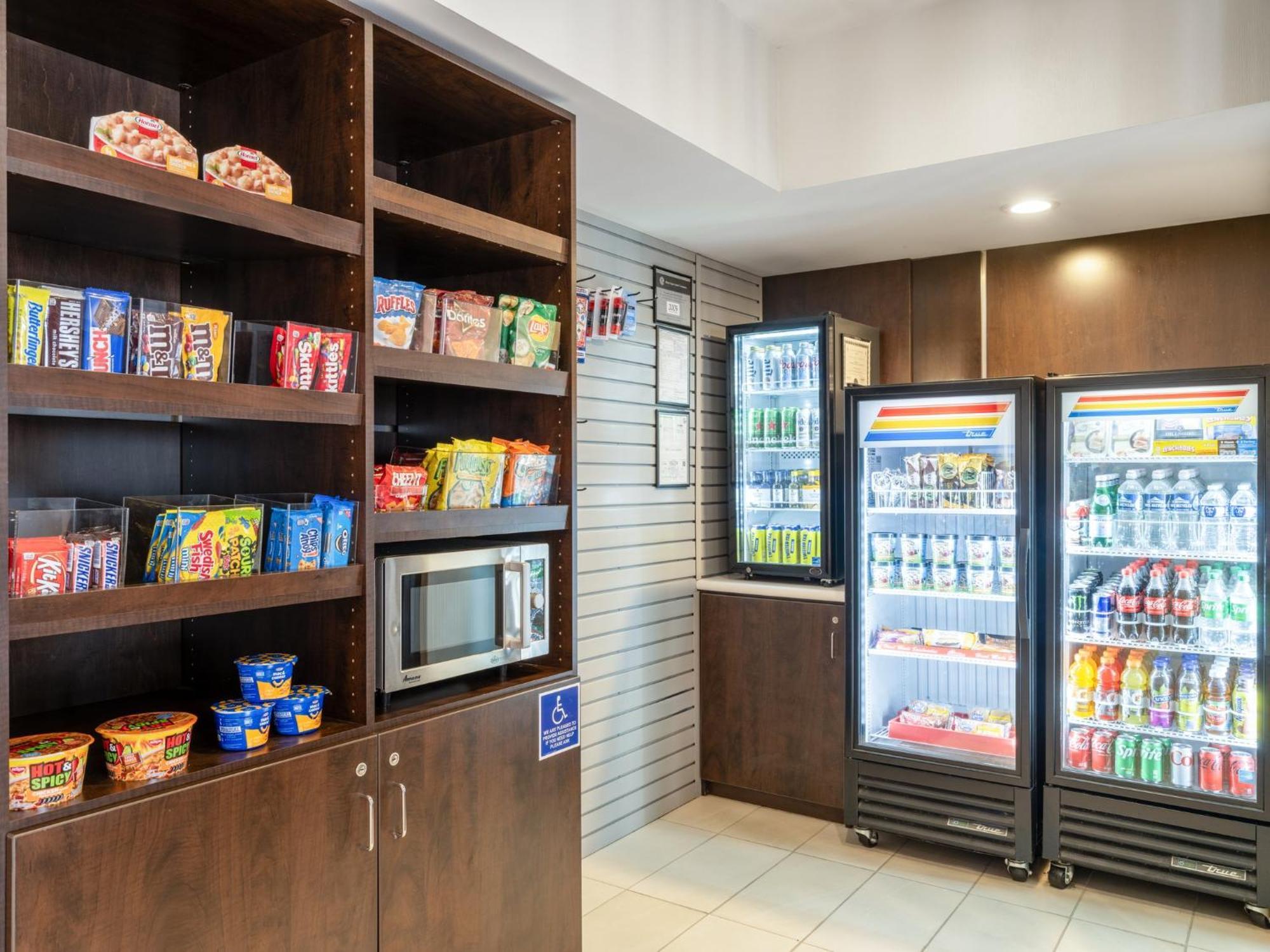 Express & Chicago-libertyville By Ihg Hotel 2*