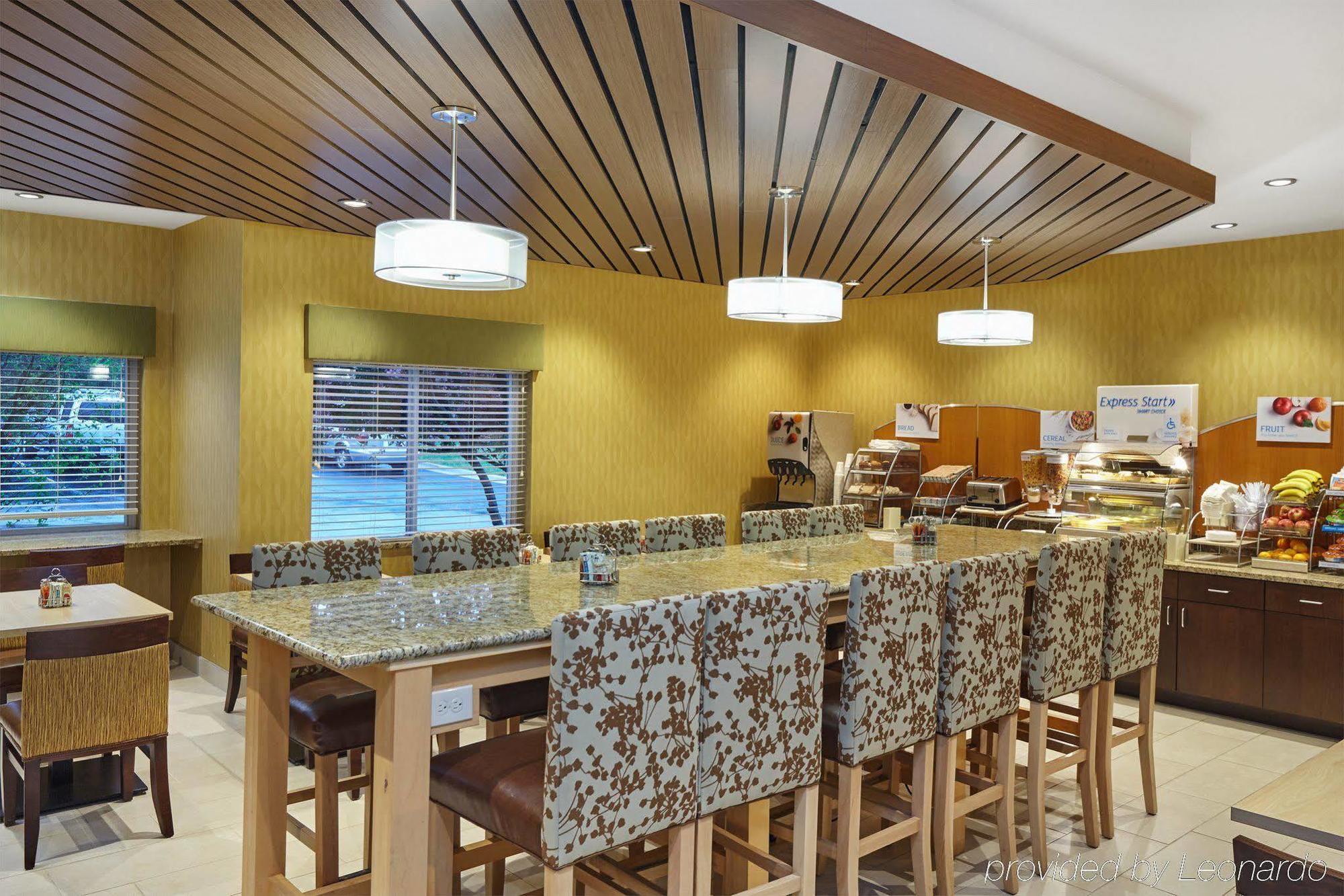 Express & Chicago-libertyville By Ihg Libertyville