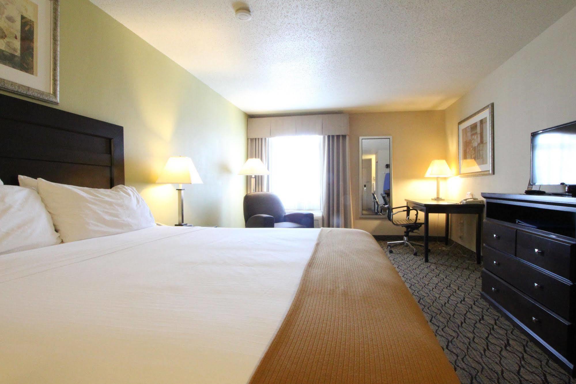 Express & Chicago-libertyville By Ihg 2*