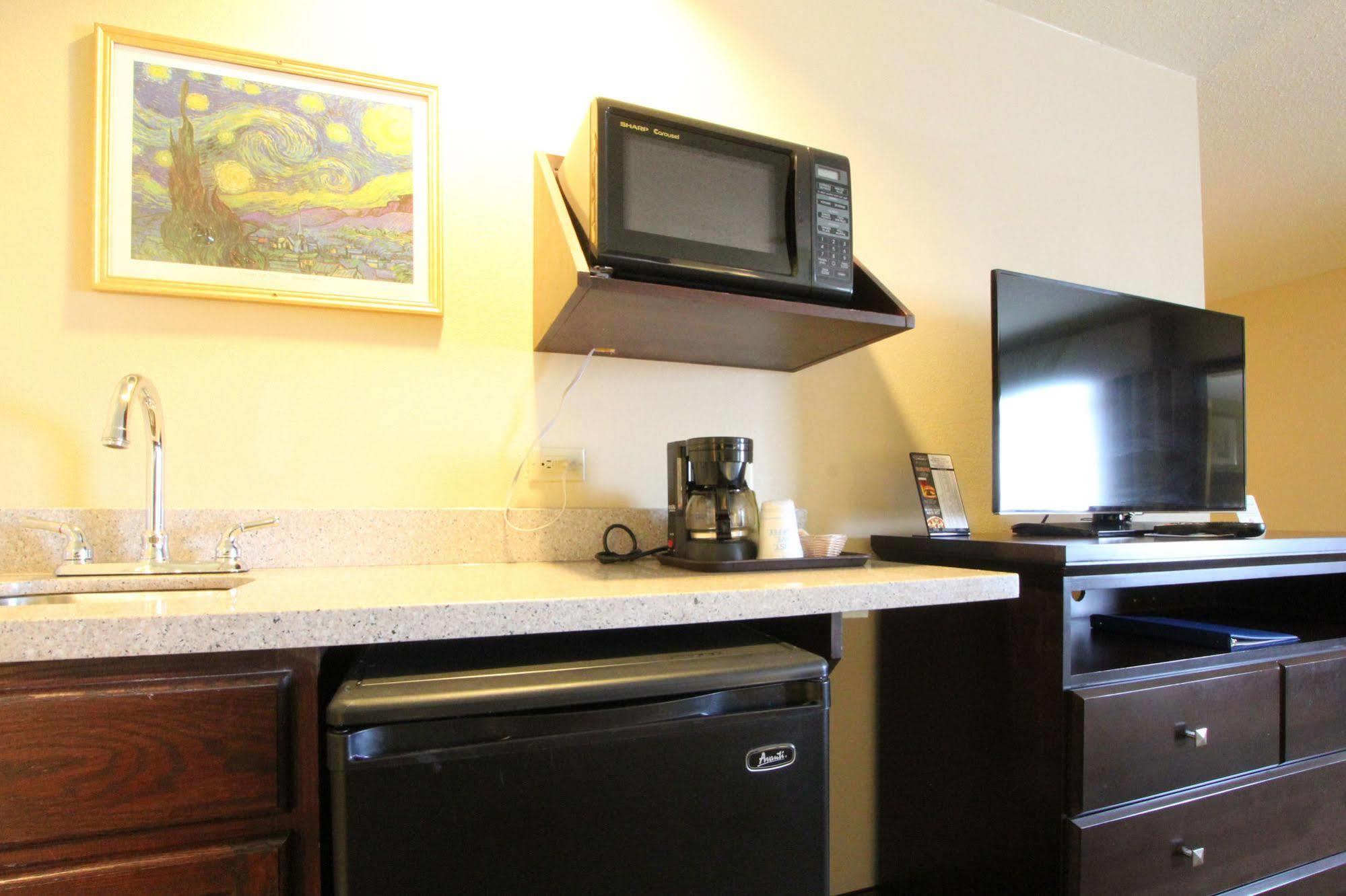 Hotel Express & Chicago-libertyville By Ihg Libertyville