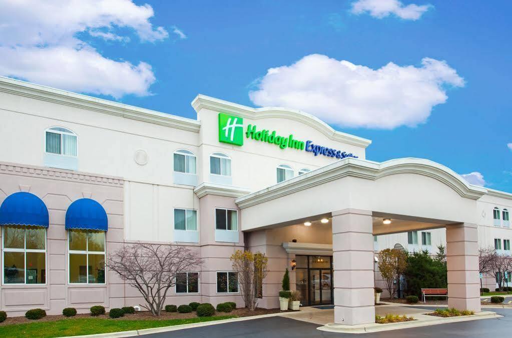Express & Chicago-libertyville By Ihg Hotel 2*