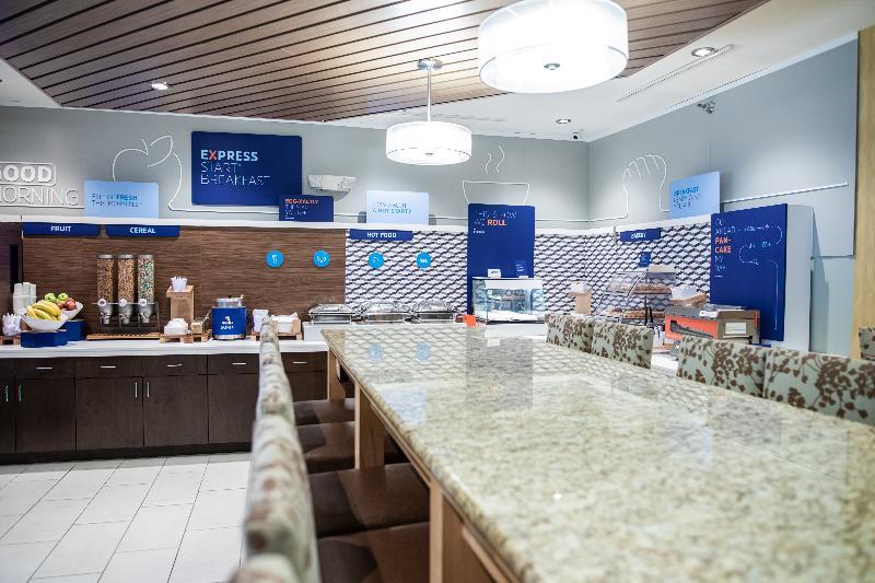 Hotel Express & Chicago-libertyville By Ihg Libertyville
