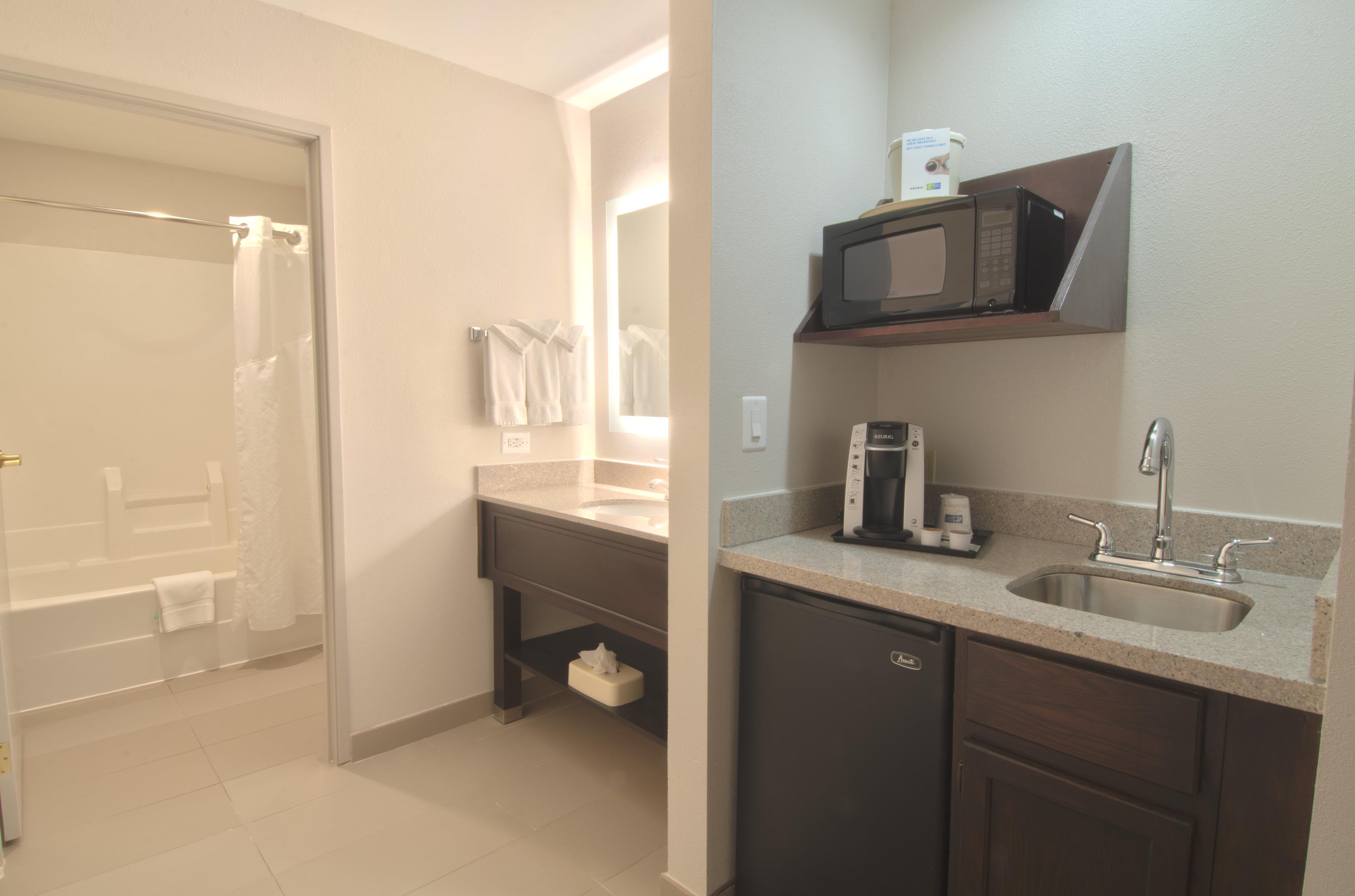 Hotel Express & Chicago-libertyville By Ihg 2*