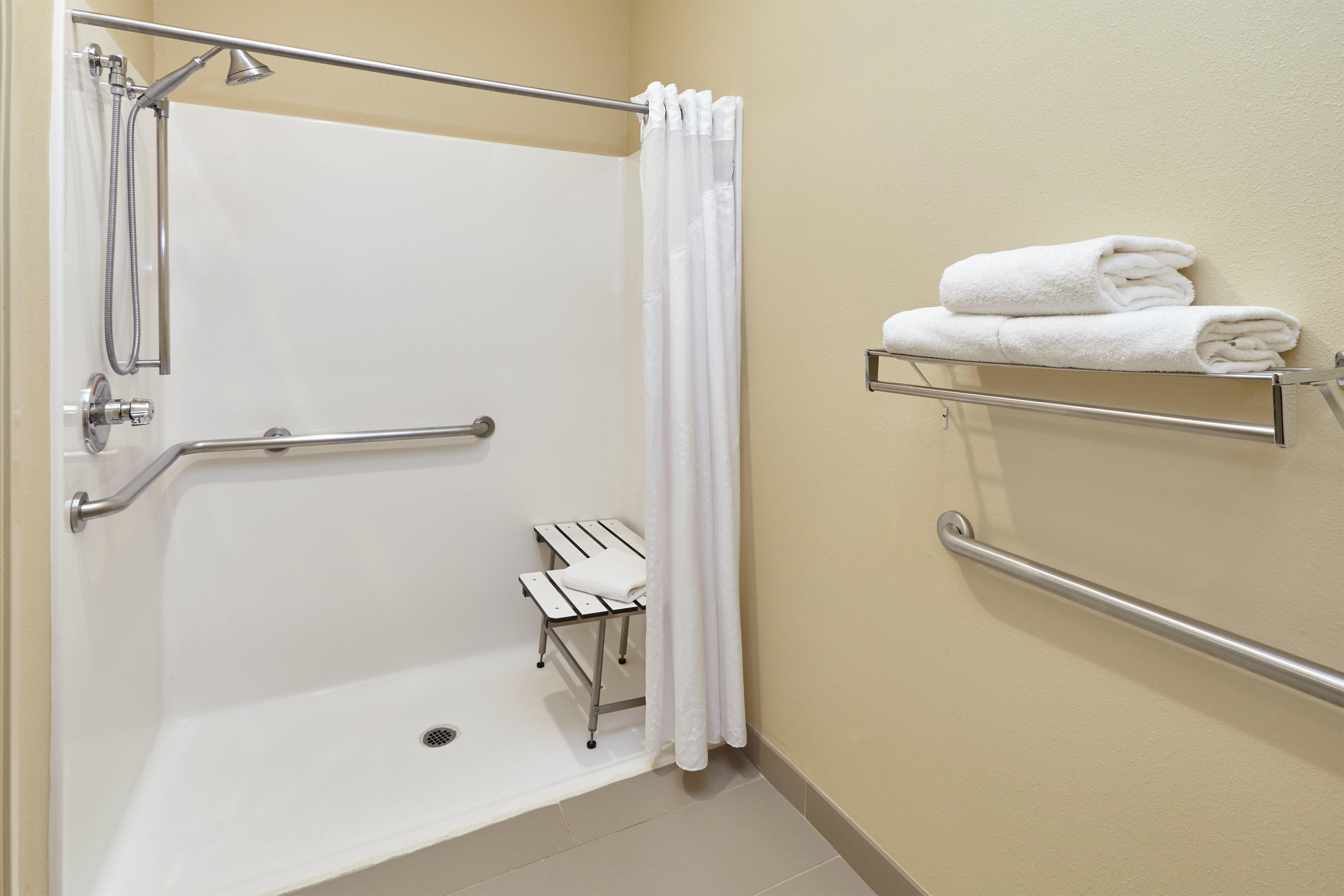 Express & Chicago-libertyville By Ihg Hotel 2*