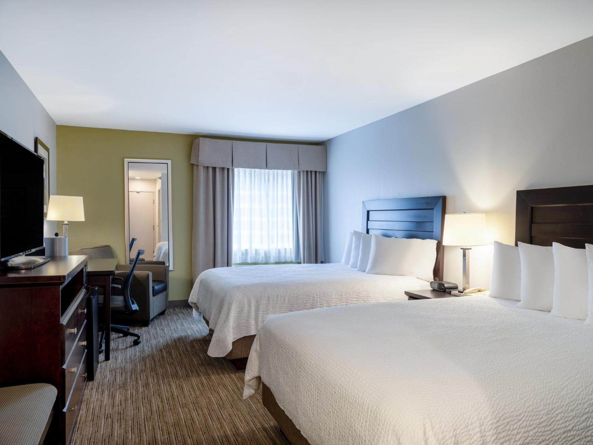 Express & Chicago-libertyville By Ihg 2*