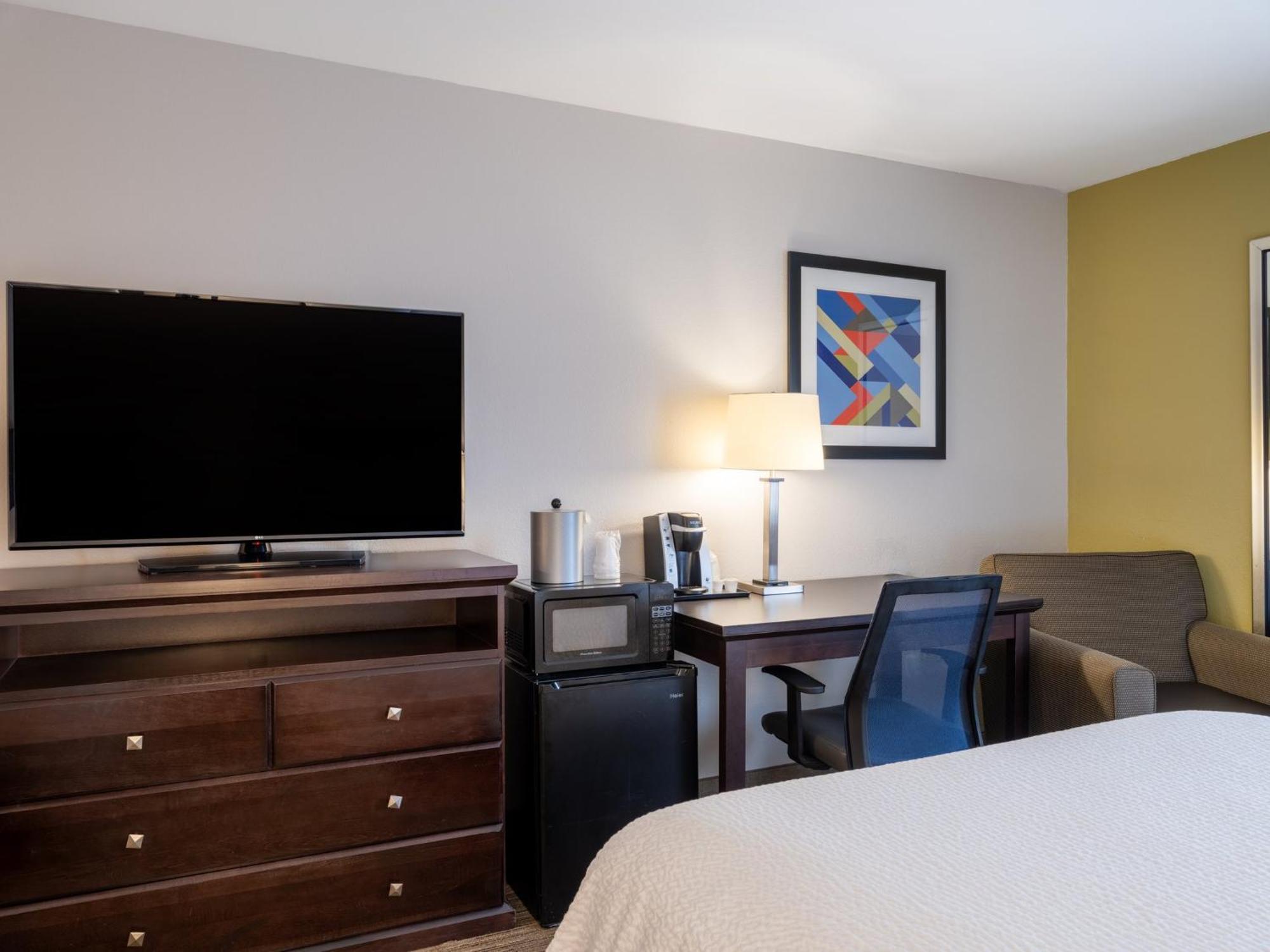 Express & Chicago-libertyville By Ihg Libertyville