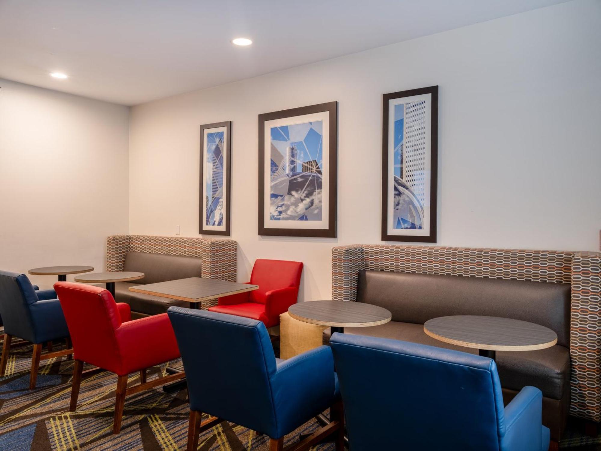 Express & Chicago-libertyville By Ihg Libertyville