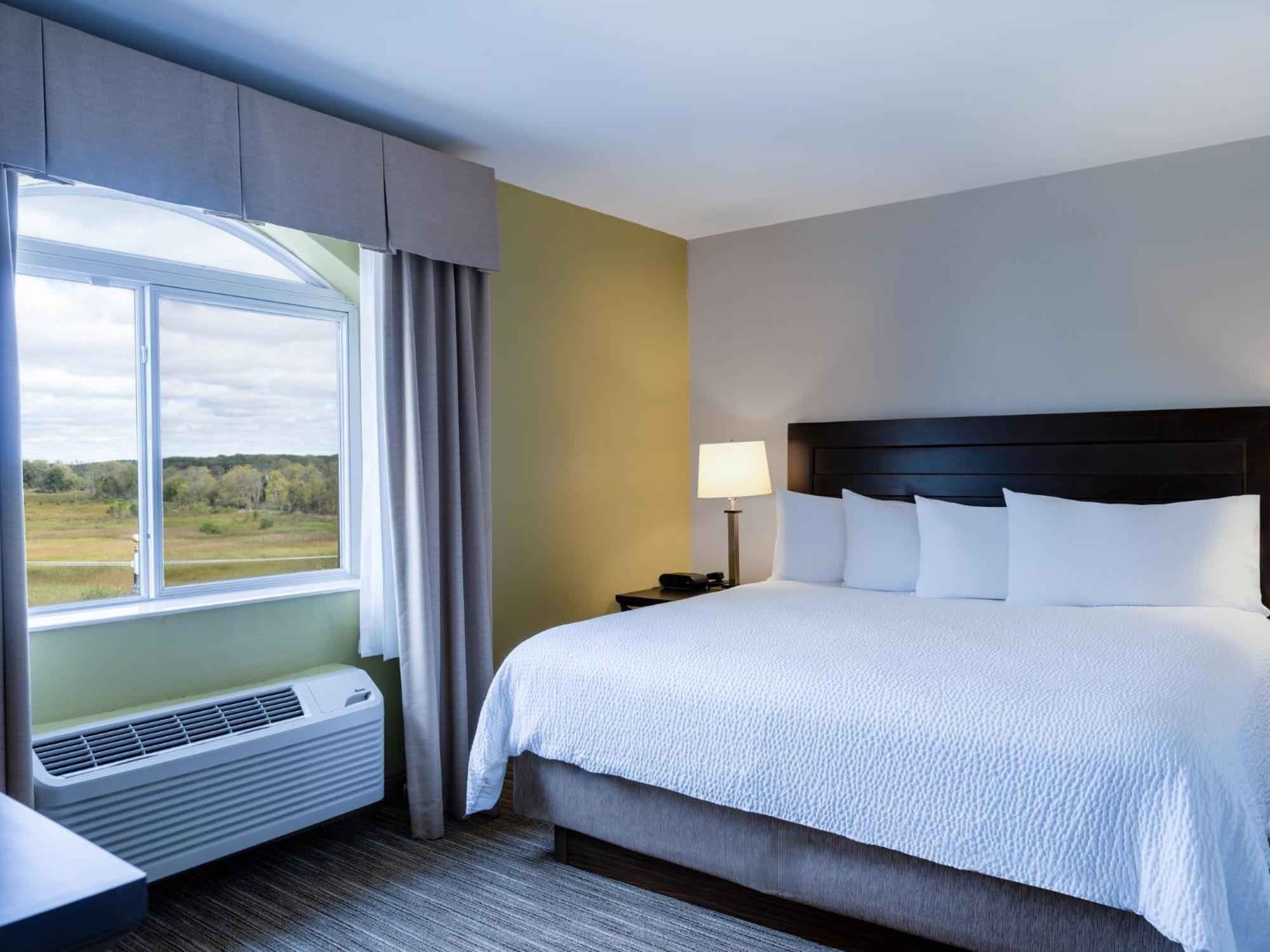 Hotel Express & Chicago-libertyville By Ihg 2*